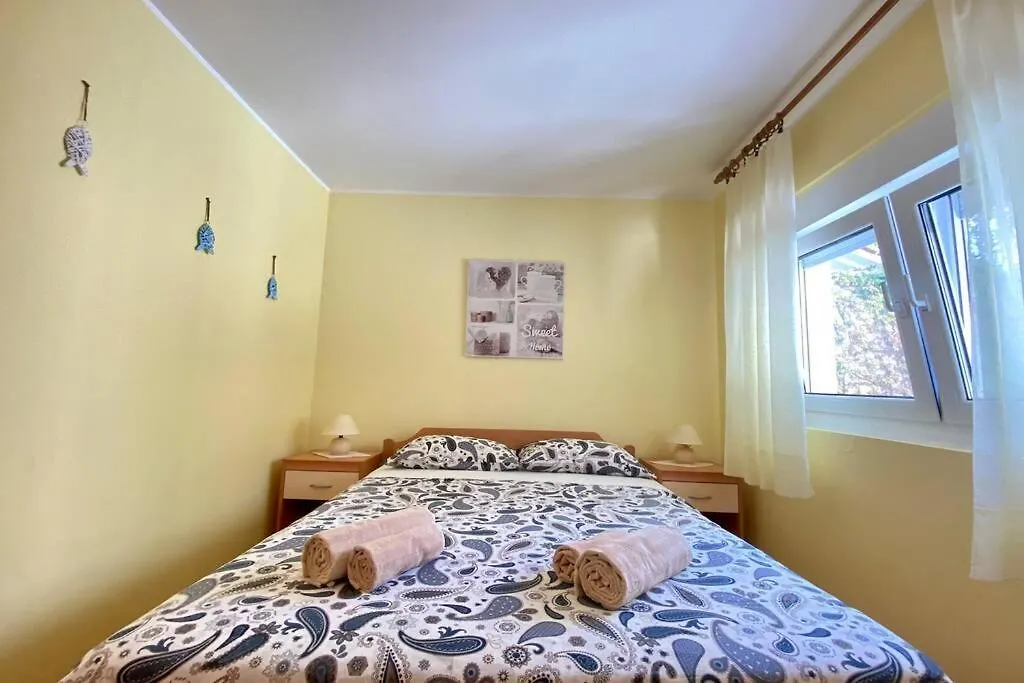 Apartment Damir 50 Meters From The Beach プーラ