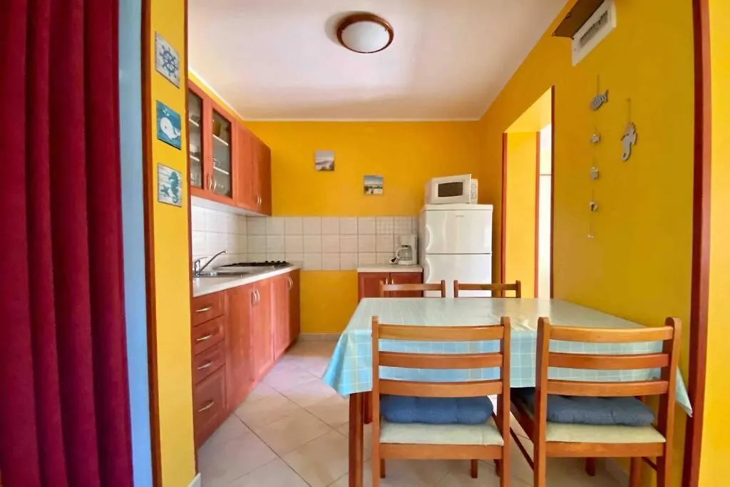 Apartment Damir 50 Meters From The Beach Pula
